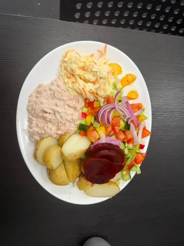 Cooked breakfast with hash brown